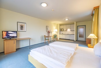 hotel rostock west im kritzmow park