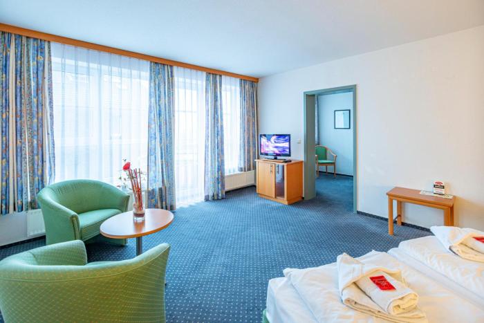 hotel rostock west im kritzmow park