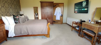 luxury bed and breakfast at bossington hall in exmoor somerset