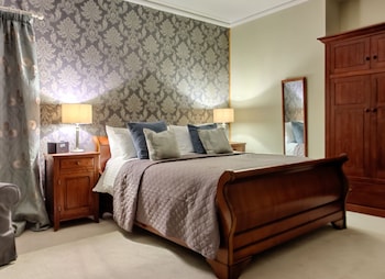 luxury bed and breakfast at bossington hall in exmoor somerset