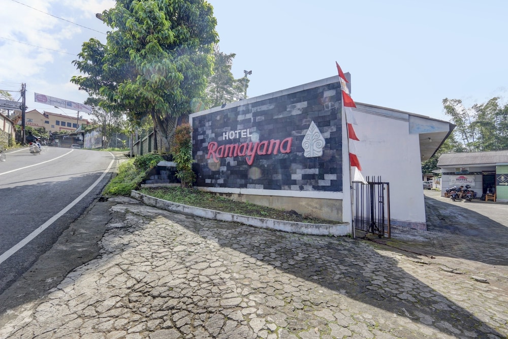 spot on 90156 hotel ramayana