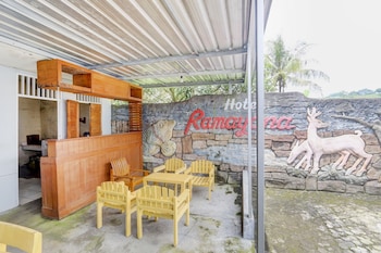 spot on 90156 hotel ramayana