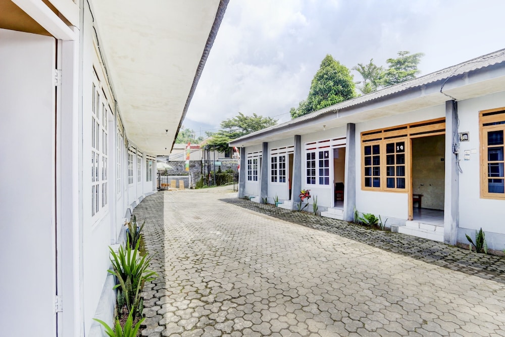 spot on 90156 hotel ramayana