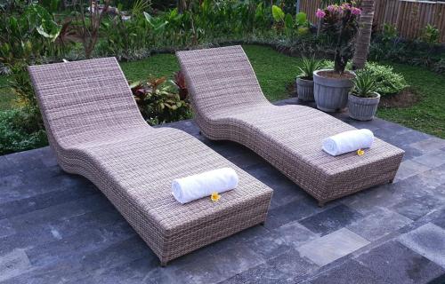 green coconut cottage