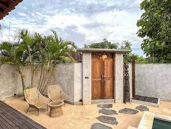 villa manouch lembongan