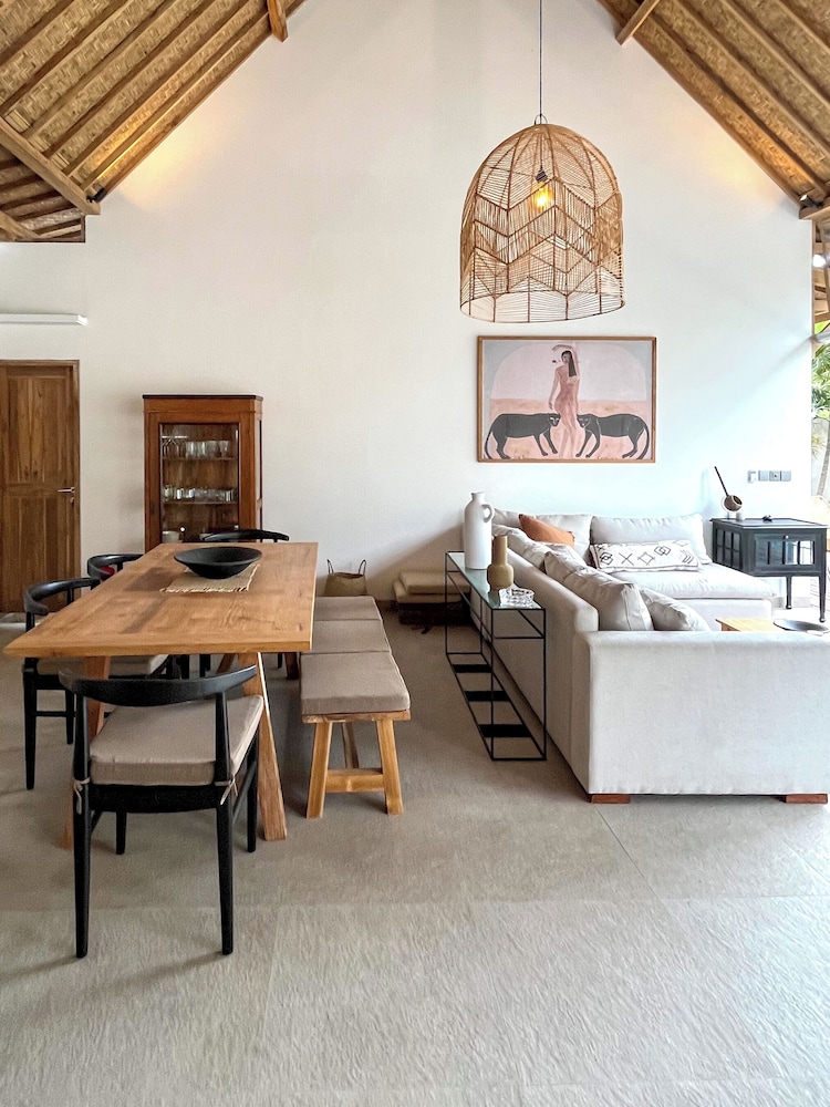 villa manouch lembongan