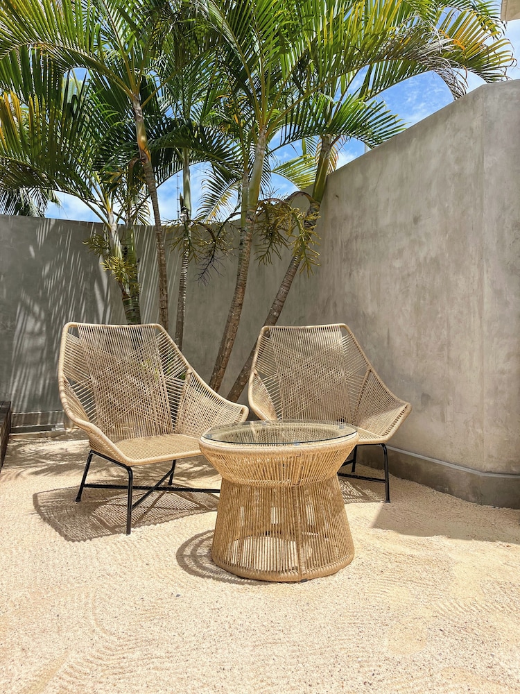 villa manouch lembongan