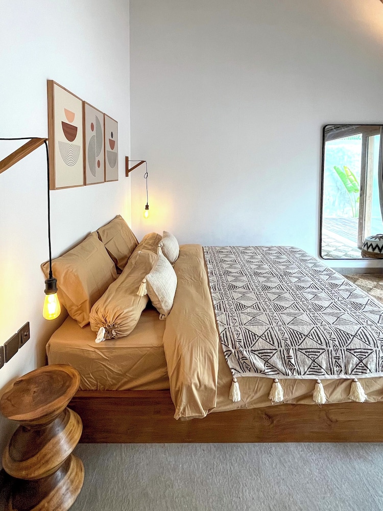 villa manouch lembongan
