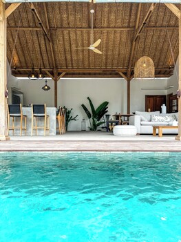 villa manouch lembongan