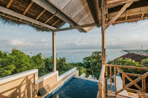 villa manouch lembongan