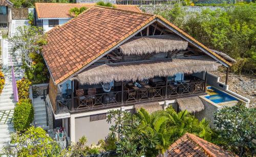 villa manouch lembongan