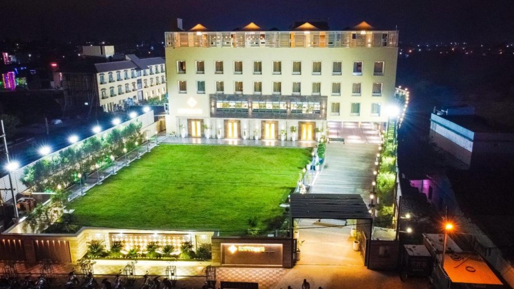 Express11 Hotel,India>>Itarsi,3 star