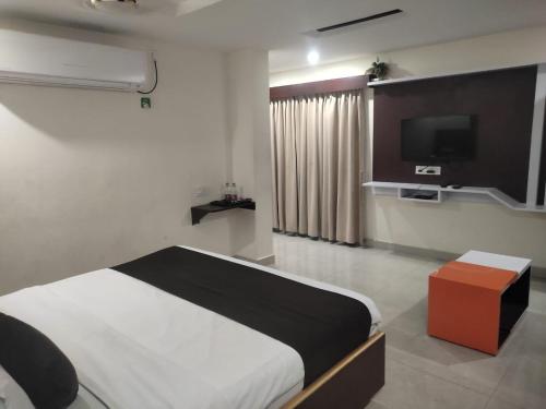 hotel narmada grand