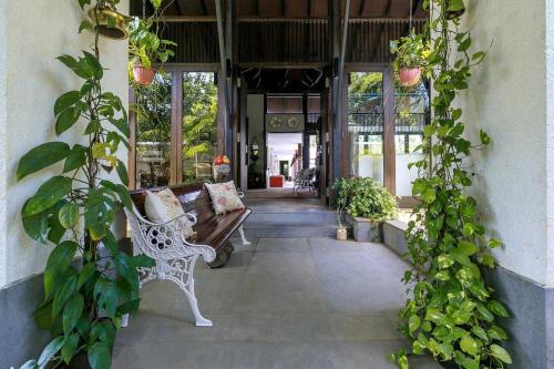 Villa Amber By Lohono Stays,Vaishet>>Alibaug,4 star