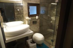 cottages by the creek