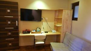 cottages by the creek