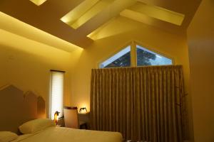 cottages by the creek