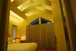 cottages by the creek