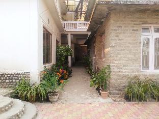 Greystone Hotel,Upper Cart Road,3 star