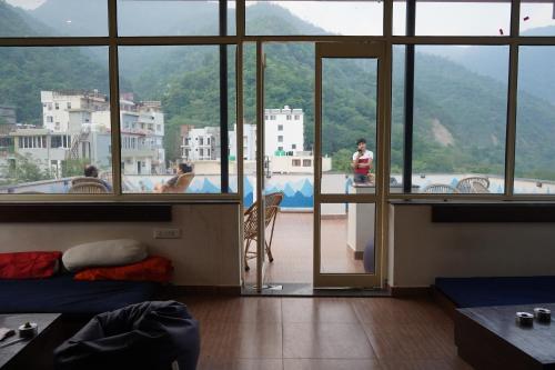 joeys hostel rishikesh