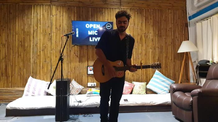 hoshtel99 stay cowork and cafe