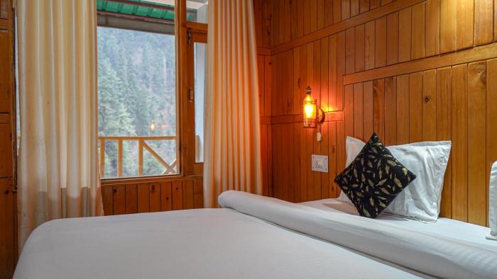 the forest pinnacle and cafe sojha