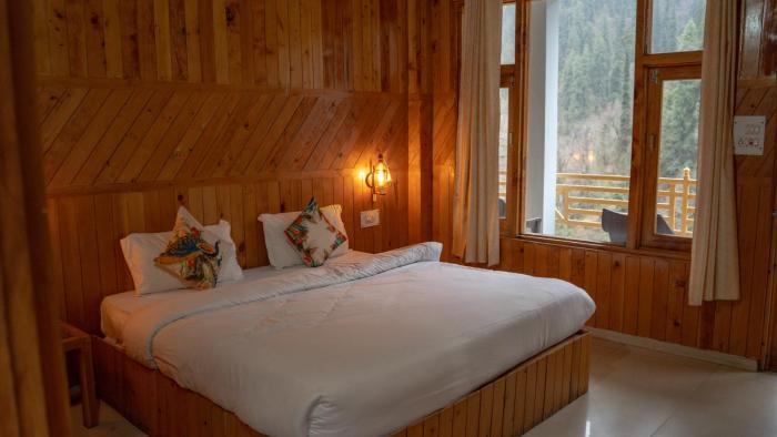 the forest pinnacle and cafe sojha