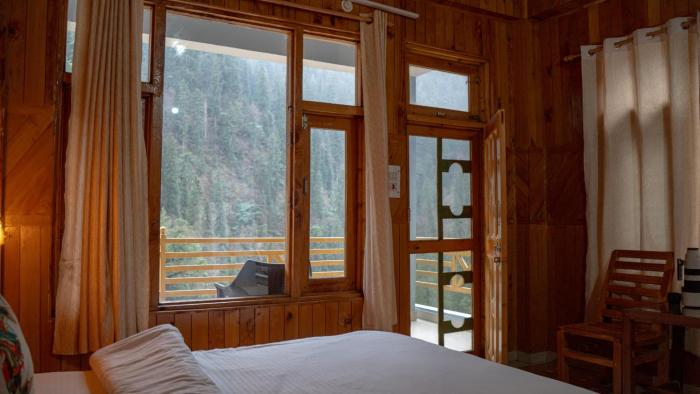 the forest pinnacle and cafe sojha