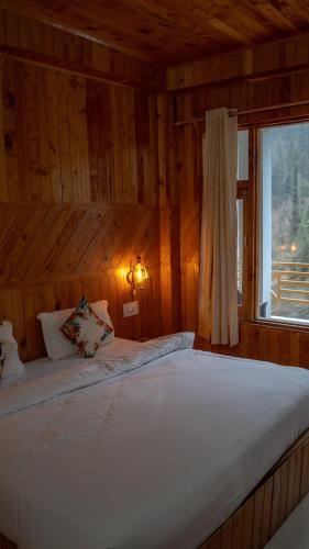 the forest pinnacle and cafe sojha