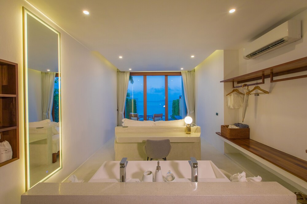 white whale beachfront pool villa