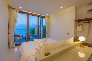 white whale beachfront pool villa