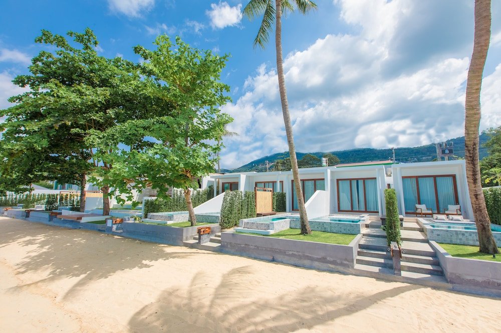 white whale beachfront pool villa