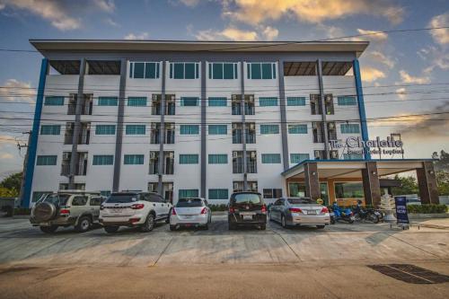 the charlotte smart hotel lopburi