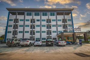 the charlotte smart hotel lopburi
