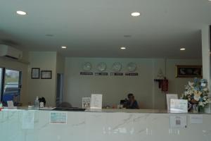 the charlotte smart hotel lopburi
