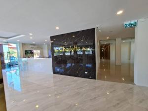 the charlotte smart hotel lopburi