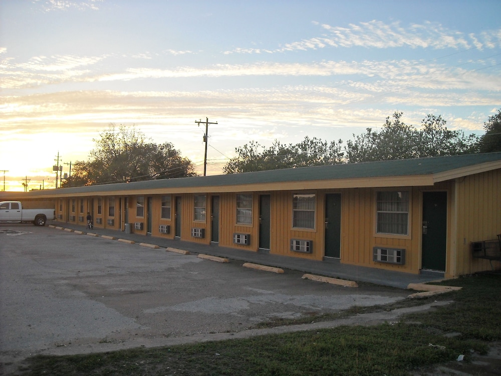 Tropicana Motel,Texas>>Bastrop,2 star