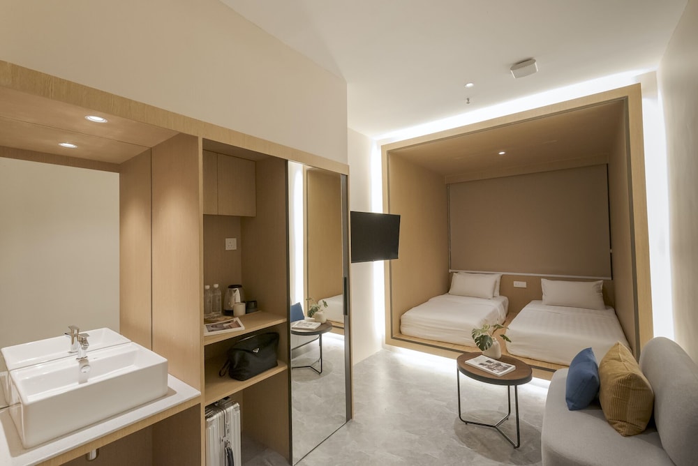 harper boutique hotel at sutera avenue