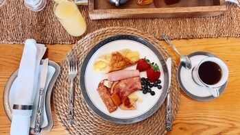 lagoon suites boutique hotel