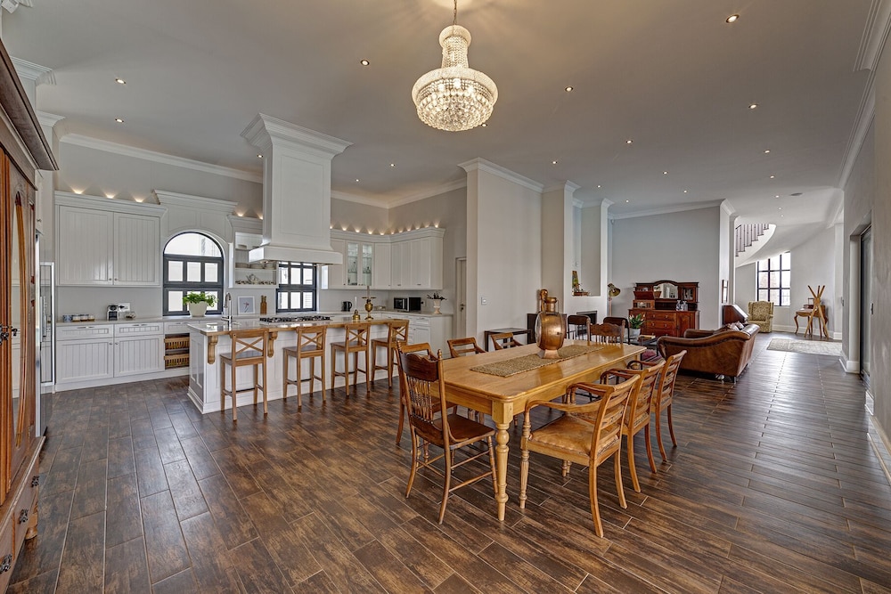 lagoon suites boutique hotel