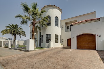 lagoon suites boutique hotel