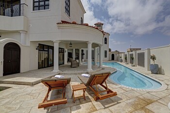 lagoon suites boutique hotel