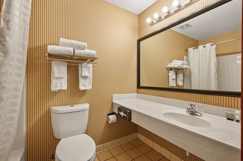 Townsquare Place,,3 star
