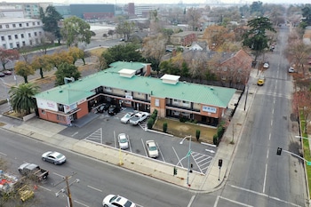 Stay Inn Suite,,2.5 star