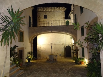 hostal sa baronia
