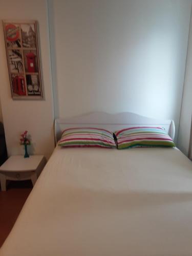 room in studio t8 guest house don mueang challenger triple room