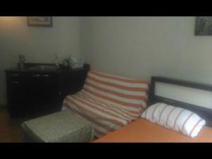 room in studio t8 guest house don mueang challenger triple room