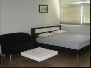 room in studio t8 guest house don mueang challenger triple room