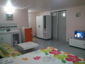 room in studio t8 guest house don mueang challenger triple room