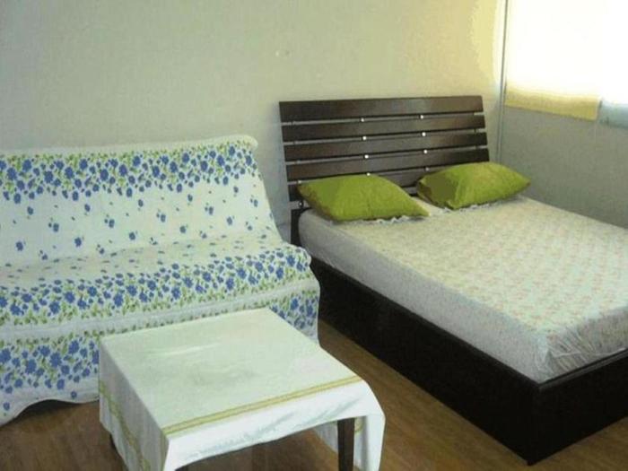room in studio t8 guest house don mueang challenger triple room